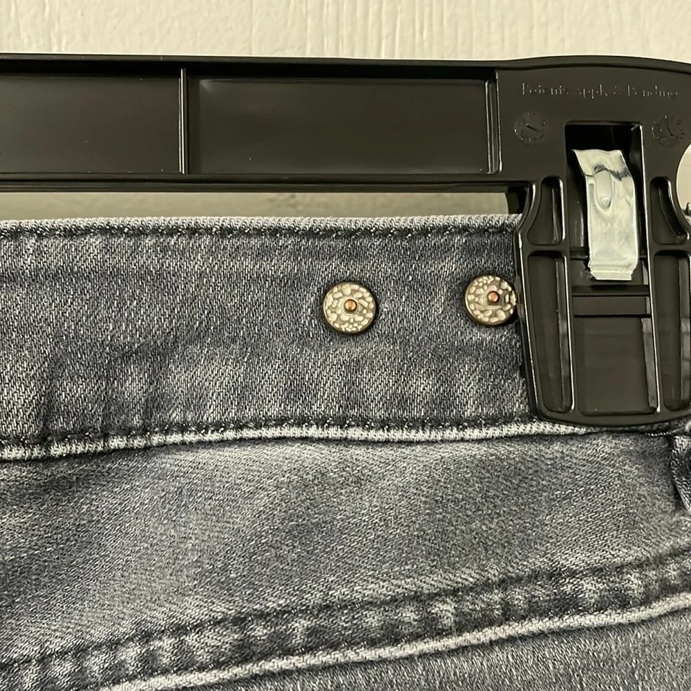 CAbi Slim Boyfriend Gray Wash Jeans Size 2 - Picture 9 of 10